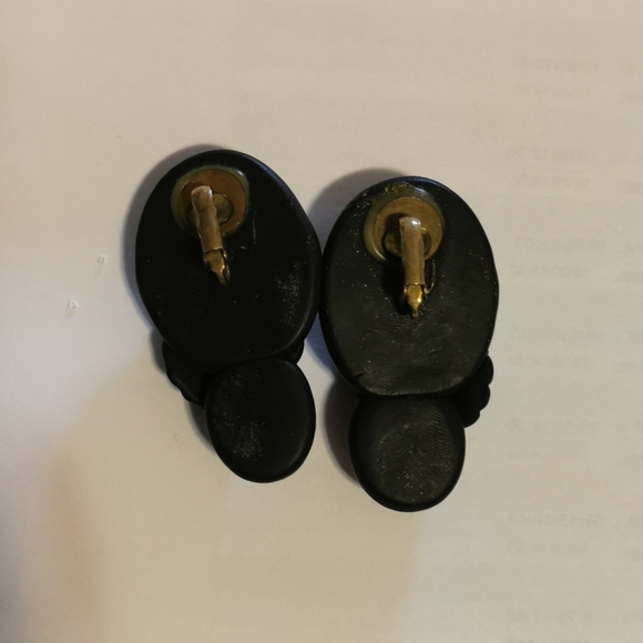 VINTAGE BAKELITE EARRINGS - Picture 2 of 2